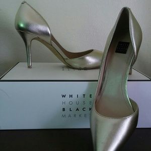 Gold pumps White House Black Market size 7